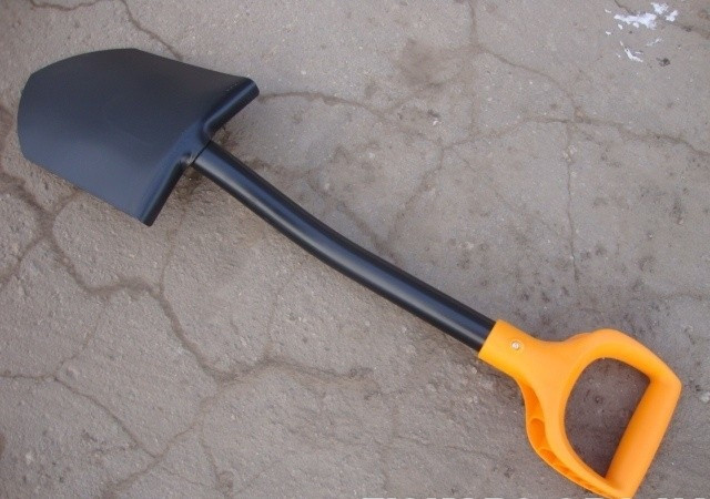 Универсальная Лопата саперная для копа 80 см Fiskars 