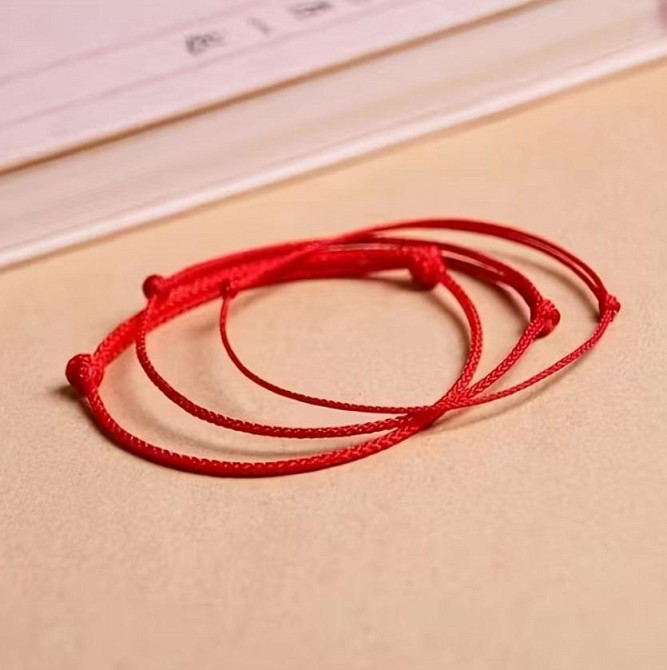 Набір 3 червоні браслети нитка на руку, браслет оберіг червона нитка від пристріту, регульований браслет Київ - фото 1