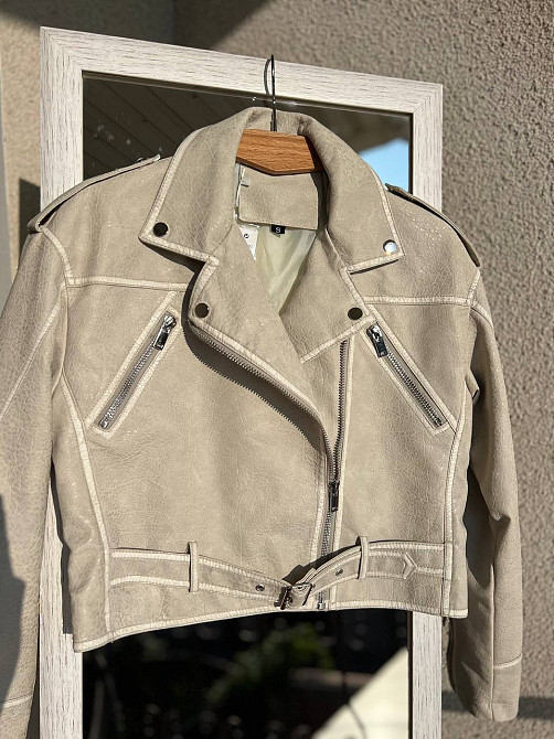 Куртка жіноча Aftf Basic 2466 коротка косуха блискавки пояс варені шви екошкіра сіра, світло-сірий, L Київ - фото 2