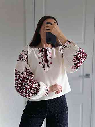 Женская современная вышиванка с объемными вышитыми рукавами 80% хлопок, 20% полиэстер 44 Одесса