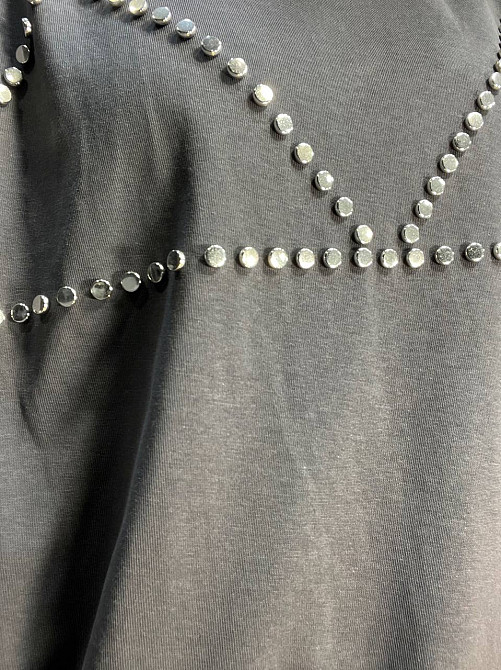 Футболка женская Yi Fang 320 оверсайз удлиненная заклепки бра one size, графит, one size Киев - изображение 4