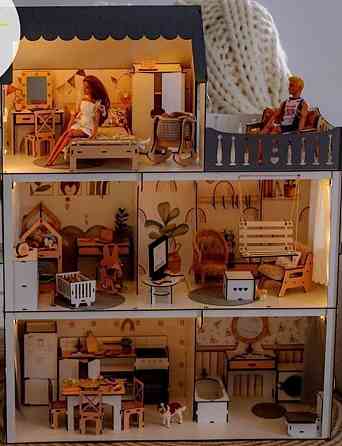 Ляльковий будинок з освітленням Кукольный Домик +подарок мебель Барби. Київ