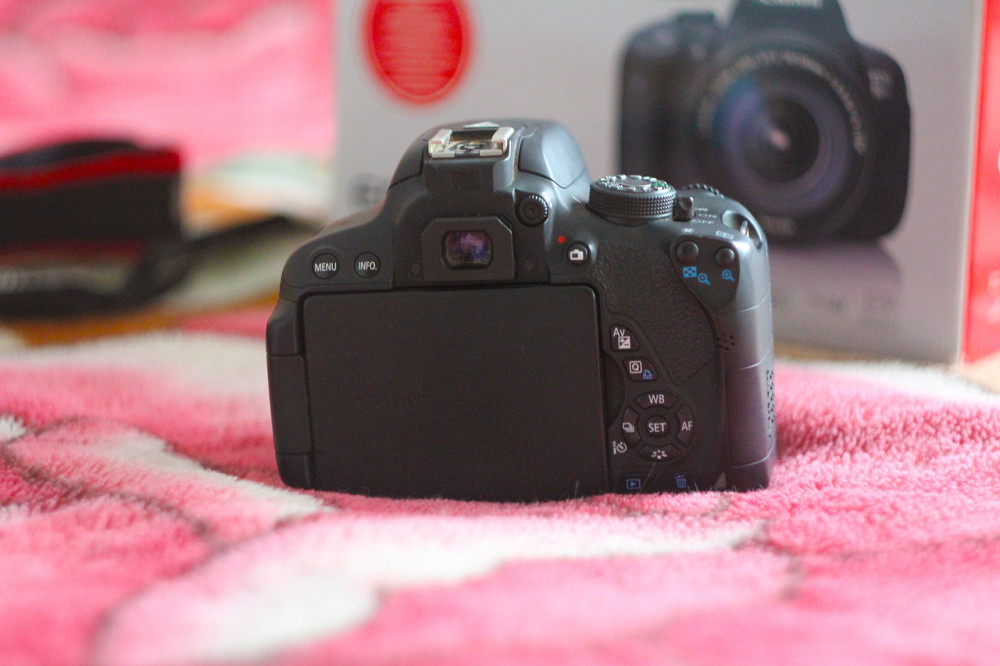 Професійний фотоапарат Canon EOS 700D Дзеркалка.Комплект. Б\У Київ - фото 2
