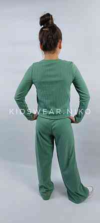 Детский  костюм для девочек в зеленом цвете 134,140 Николаев