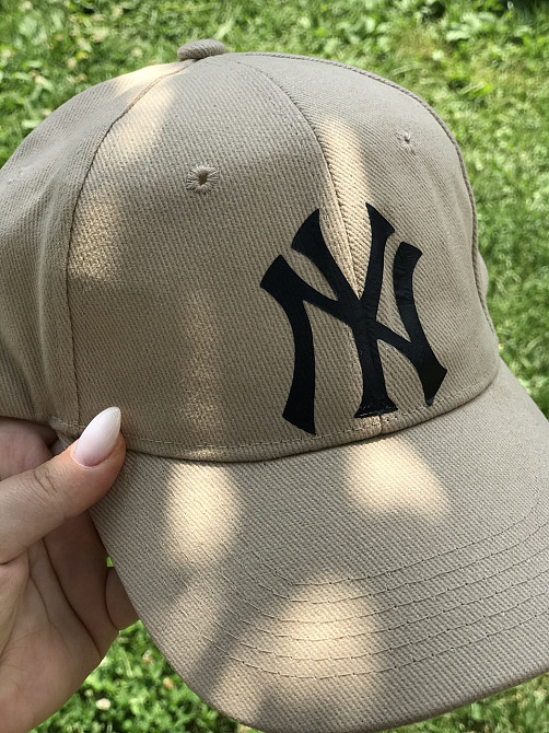 Кепка/Басболка бежевого кольору зі знаком "NEW YORK". Чернівці - фото 3
