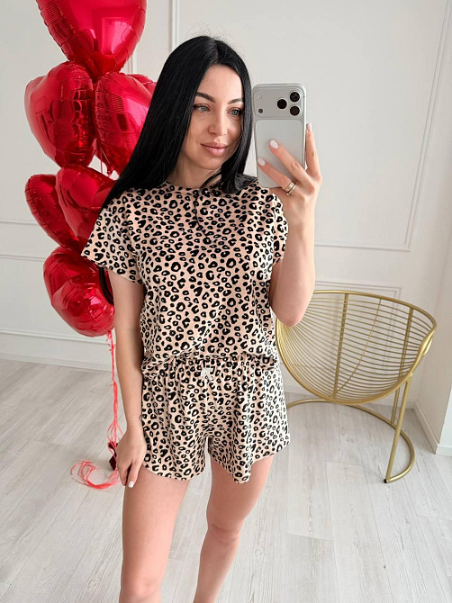 Женская стильная домашняя пижама с велюром Бежевый Одесса - изображение 1