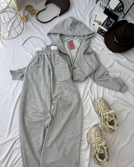 Жіночий стильний прогулянковий костюм з резинкою на штанах двунитка Одеса - фото 1