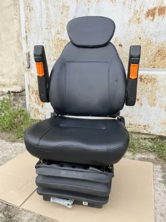 Сиденье трактора МТЗ, Т-150 и спец. техники - универсальное Мукачево