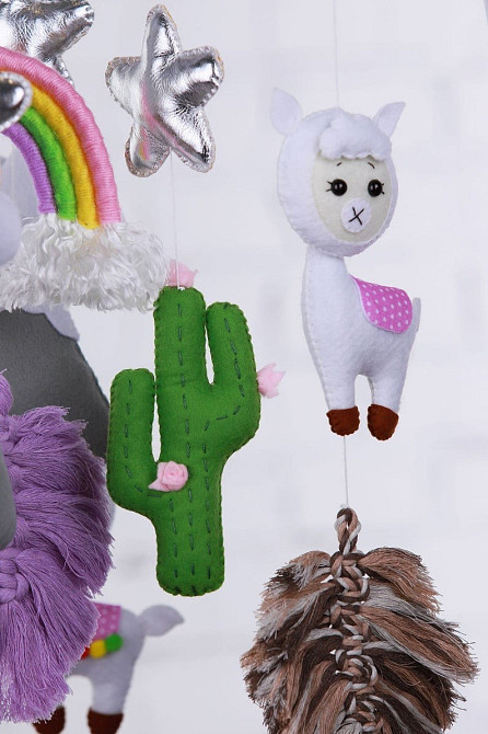 Дитячий мобіль на ліжечко для немовлят WooolyWool «Лама» Київ - фото 4
