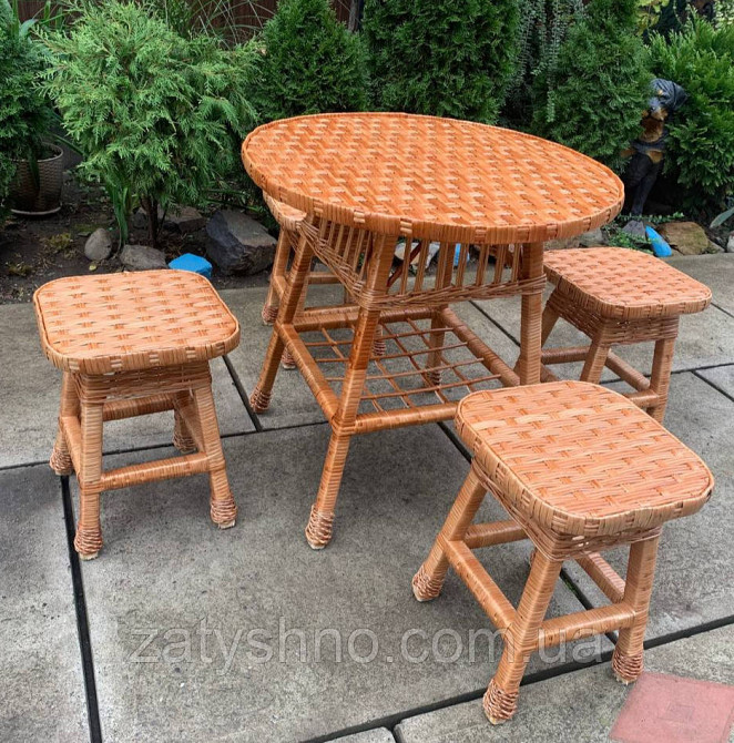 Табуретки и стол, комплект плетеной мебели Киев - изображение 3