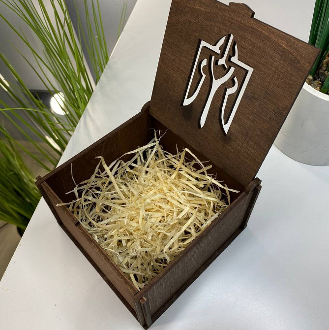 Подарункова коробка з гербом України 12,5х12,5х7,3 дерев'яна коробка квадратна з кришкоюMasterSem Київ - фото 3