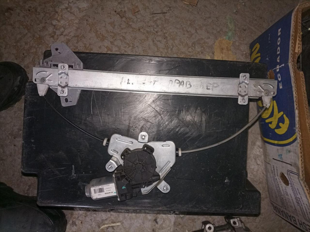 Електро склопідйомник Чер Амулет передній правий Київ - фото 1