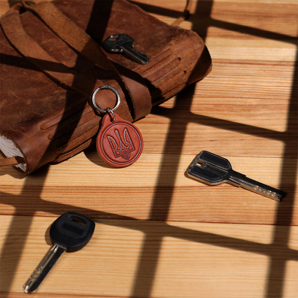 Брелок с тиснением герба Украины из натуральной кожи Светло-коричневый (SHVIGEL) Киев - изображение 3