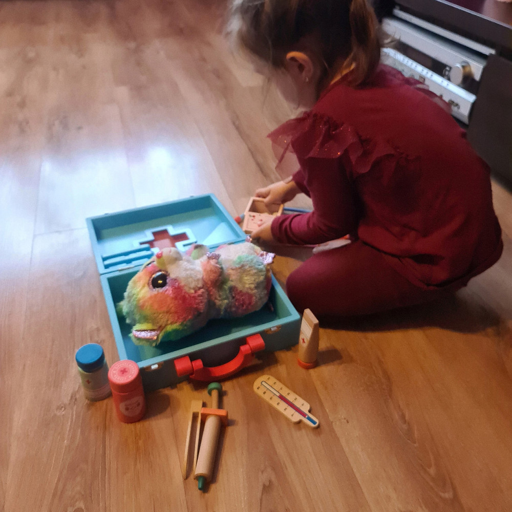 Дитячий Набір дерев'яний ігровий "маленький лікар" 43 елементи Kruzzel (19869) Нововолинськ - фото 9