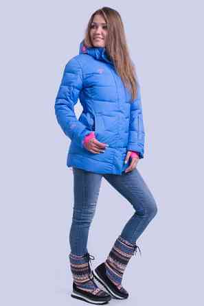 Зимняя женская удлиненная куртка 