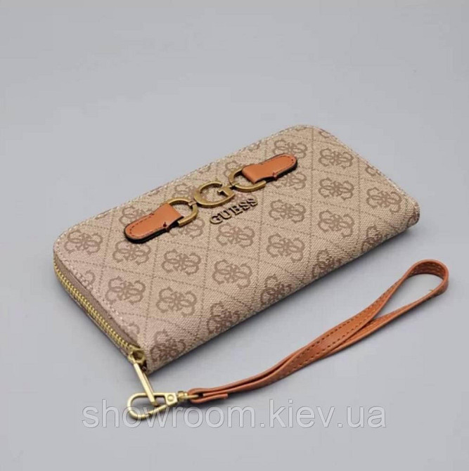 Жіночий гаманець з ремінцем на зап'ястя Guess (6051) світло коричневий Київ - фото 1