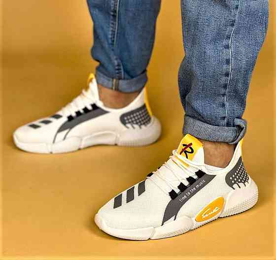 Кросівки Чоловічі Білі Тканинні Boost Пінка (розміри: 40,41) Дніпро