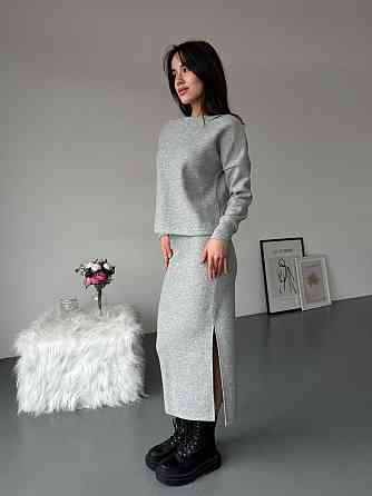 Женский стильный теплый костюм двойка с разрезом сбоку Серый, 50/52 Одесса