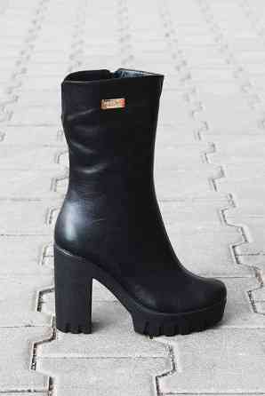 Напівчоботи жіночі ARLETT чорні натуральна шкіра 40р. (1069) Коломия