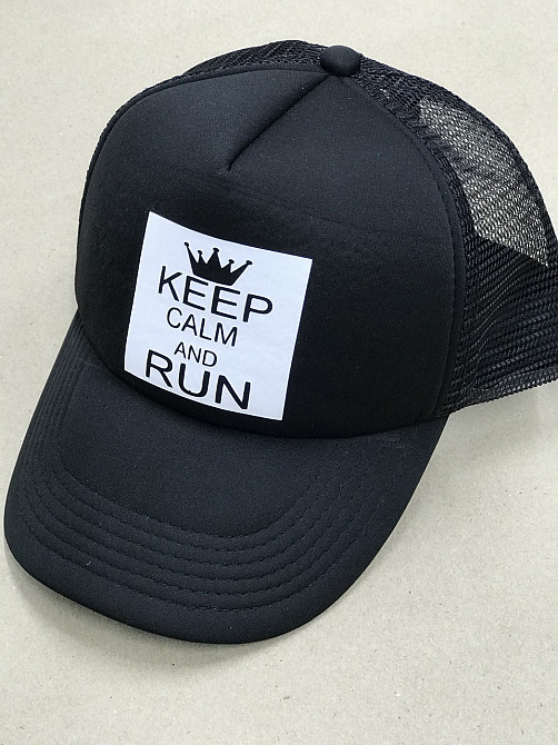 Чорна кепка- тракер із написом — "Keep calm and run". Чернівці - фото 2