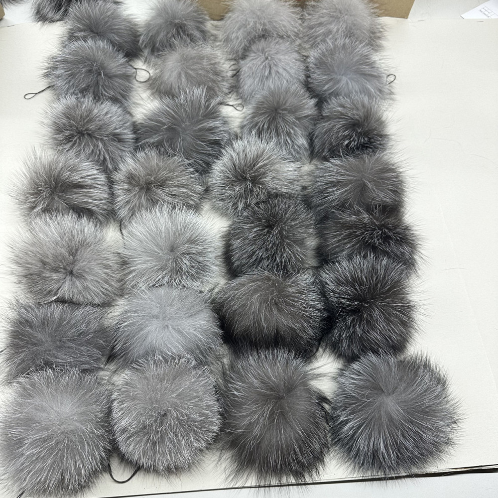 Помпон из натурального меха блюфрост серого 10-12 см Харьков - изображение 7