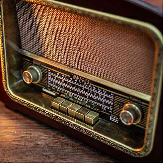 Ретро програвач Daklin "Європа", дерево, горіх (RP-050A) Рівне