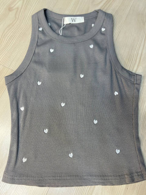 Майка женская W 9223 рубчик вышитые сердца one size , серый, one size Киев - изображение 2