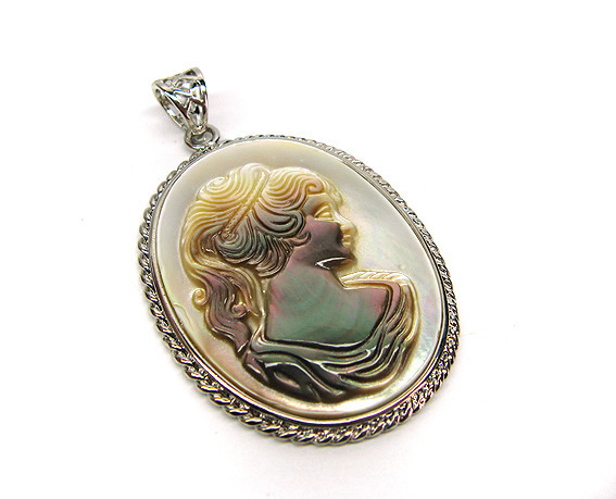 Кулон с натуральным перламутром Девушка Киев - изображение 1