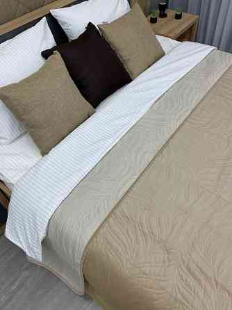 Покривало стьобане Decorator Велюр листя 220х240 см бежевий (85-036) Київ