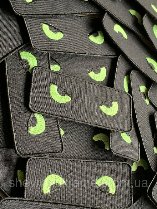 Друкований шеврон що світиться ЧОРНІ ЗЛІ ОЧІ (Форма прямокутна. На липучці) Розмір 4x10см Київ - фото 2