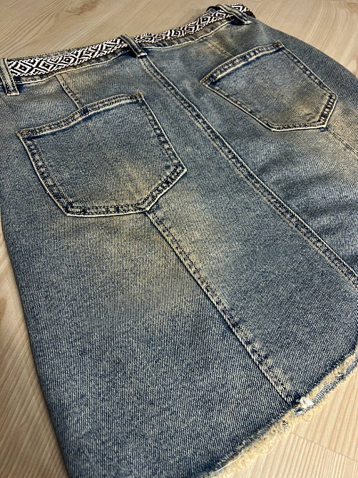 Юбка женская джинсовая Liana 426 средней длины с бахромой и этнопоясом голубая, голубой, 26, 26, 72  Одесса - изображение 8