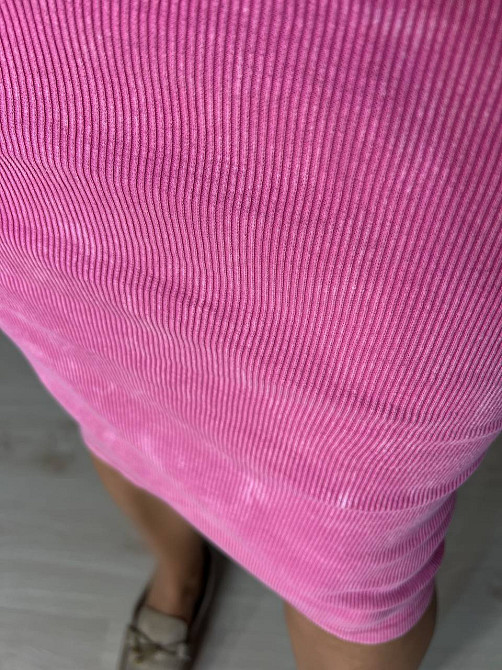 Платье женское MMC 240032 средней длины футболкой вареное тай-дай в рубчик, розовый, one size Киев - изображение 9