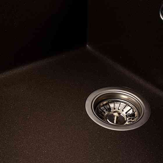 Кухонна мийка гранітна матова 7050 CASCADA Platinum Темна скеля Коломия