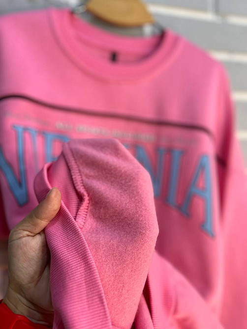 Свитшот женский OLIVIA 2468 надпись впереди VIRGINIA утепленный на флисе модель оверсайз one size, розовый, one size Киев - изображение 6