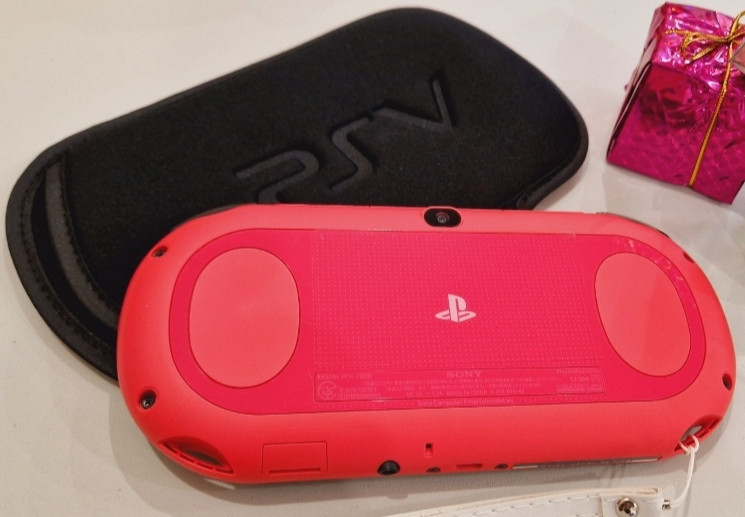 Приставка Очень красивая Sony Ps Vita Slim 64гиг с играми 67шт! Киев - изображение 3