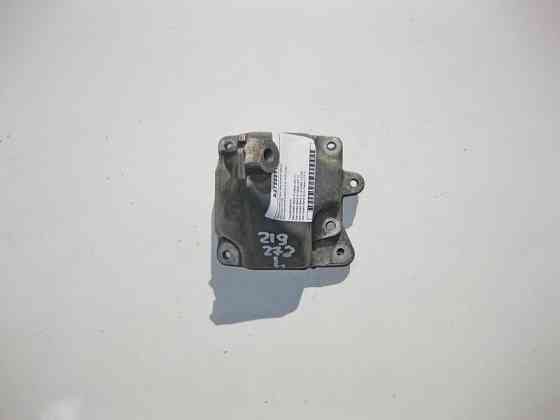 Mercedes-Benz  A2722231704 Кронштейн опори двигуна лівий M272 V6 2.5 3.0 3.5л E-Class W211 Одесса