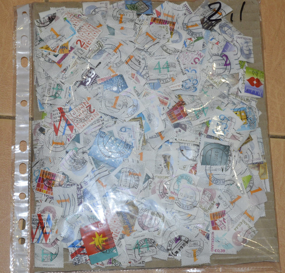 ГОРА МАРОК. Нидерланды. 1000 шт! (стандарт) 2.1 Полтава - изображение 1