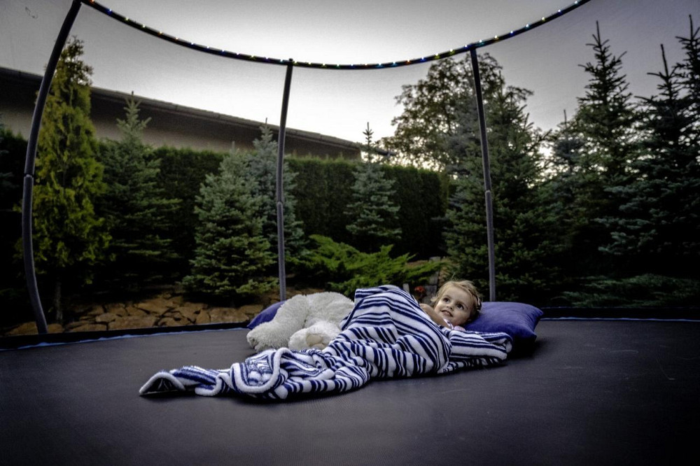 Батут THUNDER OUTSIDE PRO з зовнішньою сіткою 14 футів 427 см чорно-блакитний Київ - фото 9