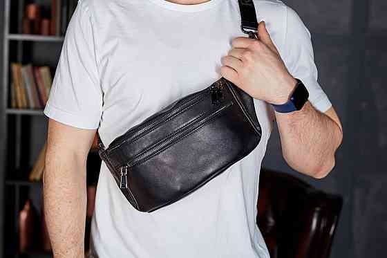 Чоловіча шкіряна бананка для телефону чорна Київ