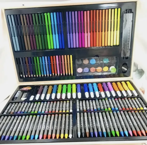 Детский набор для рисования и творчества 180 предметов в деревянном чемодане Коломыя