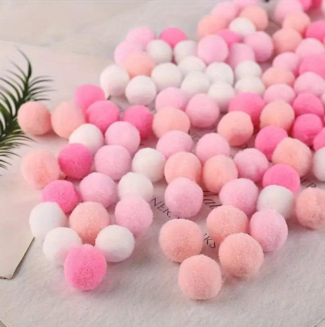 Набір різнокольорові пухнастих помпонів 1 см для творчості та рукоділля, упаковка 100 штук. Рожевий  Київ - фото 1