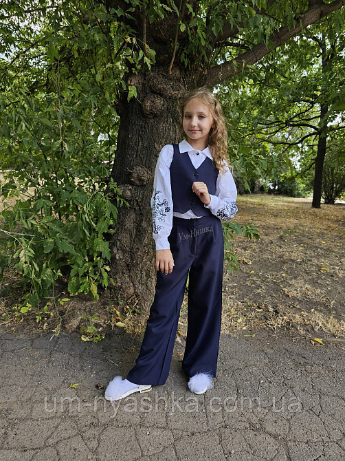 Школьный брючный костюм с жилеткой р.128-152 Кривой Рог - изображение 2