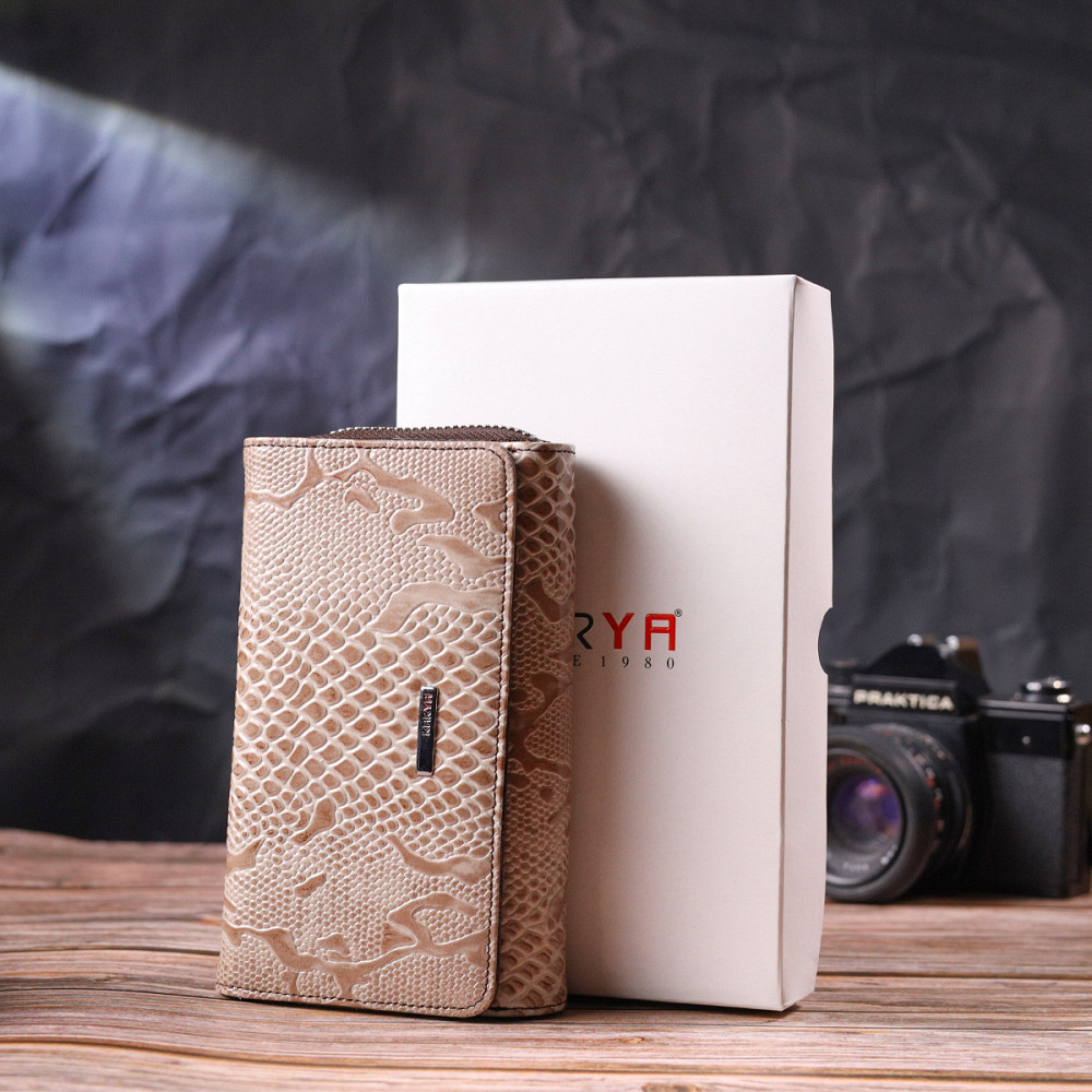 Превосходное женское портмоне из лакированной фактурной кожи Бежевый (KARYA) Киев - изображение 4