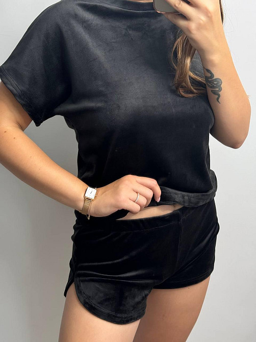 Пижама женская футболка + шорты из плюшевого велюра Черный XL Харьков - изображение 4