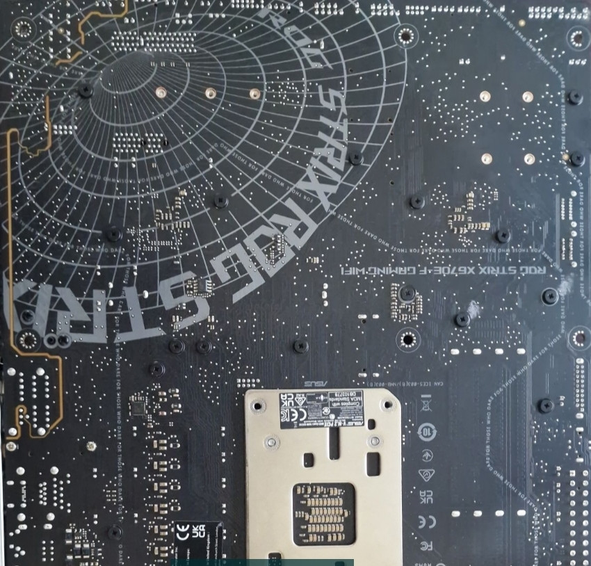 Материнская Плата STRIX ROG X670E. Киев - изображение 4