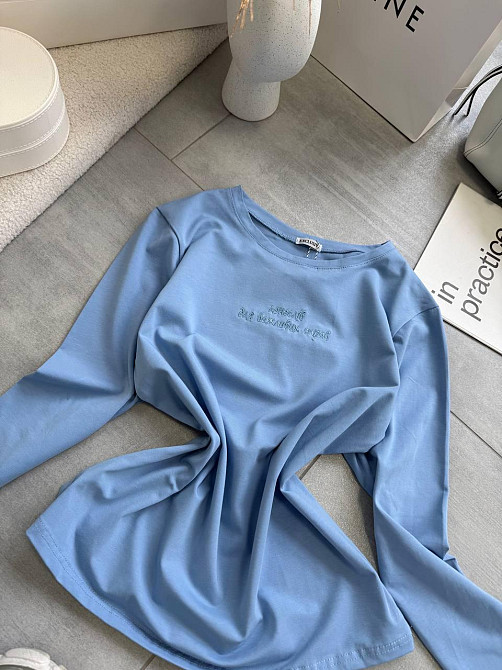 Женский базовый оверсайз лонгслив 