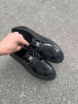 Notta bene Стильні топсайдери жіночі з натуральної лакованої шкіри на низькому ходу чорні деміс Коломия