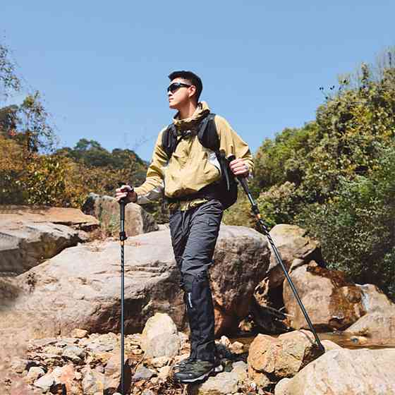 Трекінгова палиця Naturehike CNK2450DS013, 115-135 см, чорна Київ