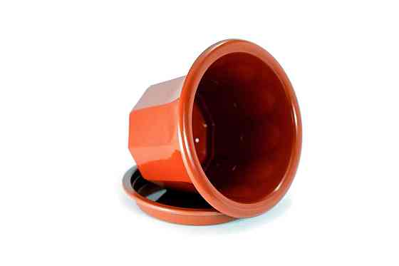 Цветочный горшок с подставкой 