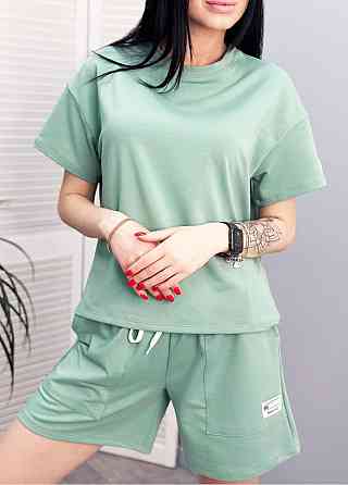 Трикотажный костюм с шортами 